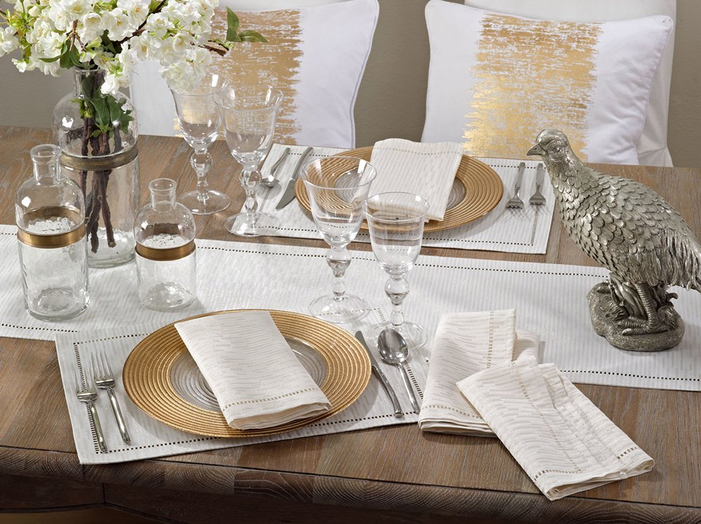 The Gathered Table — Dinnerware & Table Linens
