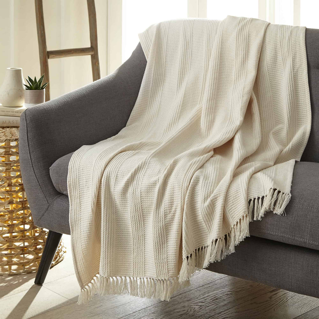 Organic Cotton Throw with Tassels blanket/throw with nature-inspired artwork - product view 2